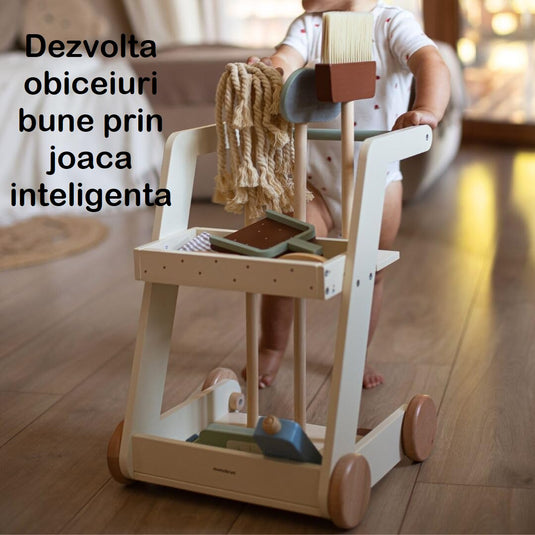 Set de Joaca si Curatenie, Interactiv si Educativ din lemn natural si Jucarie de Rol pentru Copii, MINI CLEANING KIT, 10 Piese, Mop, Faras, Perie, Matura, si Accesorii de Curatat, Suport inclus, Woody