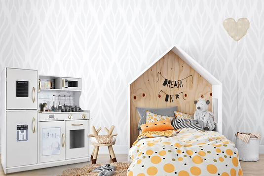 Set Bucatarie pentru Copii din Lemn Natural, FrenchCuisine, KinderVibe, Spot LED, Elemente Detasabile, Set Ustensile, Cuptor cu Butoane, Telefon, Plita, Microunde, Chiuveta, 80.5 CM Inaltime, Alb/Auriu