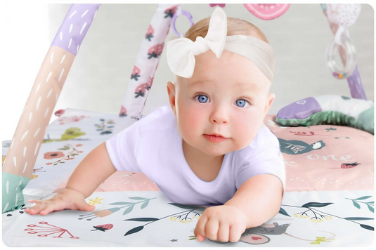 Saltea de Activitati si Spatiu de Joaca 3in1, BabyKING KinderVibe™, cu Perna, 7 Jucarii Senzoriale Detasabile, Doua Arcade, Oglinda, Material Moale cu Protectie Termica, Usor de Curatat, Antiderapant, Multifunctional, Soft Pink