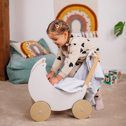 Antemergator Educational si Interactiv 2 in 1 Doll Walker Indiggo®, din Lemn Natural, stil Retro, Carucior pentru papusi, Roti Antiderapante, Woody White