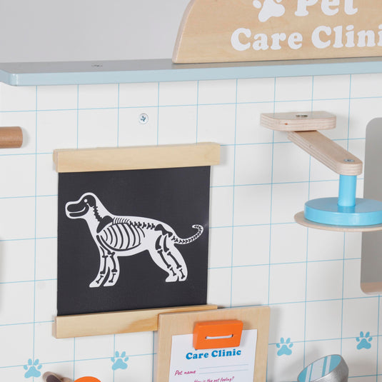 Cabinet Veterinar din Lemn pentru Copii MiniPet Hub™ 2in1 cu Fereastra Check-in, Catelus de Plus, Masuta de Examinare, Dulapuri si Rafturi, Radiografie, Stetoscop, Otoscop, Termometru, Cantar, Guler Medical, Penseta si Accesorii, 90Cm, Arctic Blue